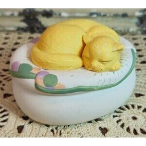 Vintage Hallmark Ceramic White Cat Kitten in a Bed Trinket Box w/ Lid Bisque